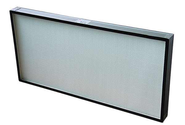 洁净棚高效过滤器主要用于过滤0.3um以上的空气悬浮颗粒,对于≥0.3μm颗粒的过滤效率在99.99%以上。