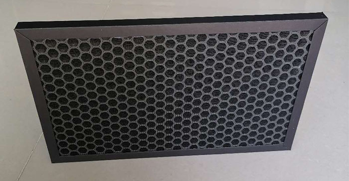 板式蜂窝活性炭过滤器又称为蜂窝活性炭过滤网或者平铺式颗?；钚蕴靠掌似? width=