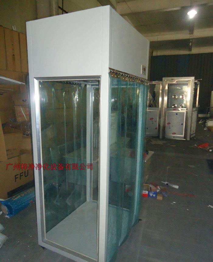 层流采样车广泛适用于医药、制剂、电子、精密仪器、仪表、食品等行业的特殊场合的原辅物料的采样。